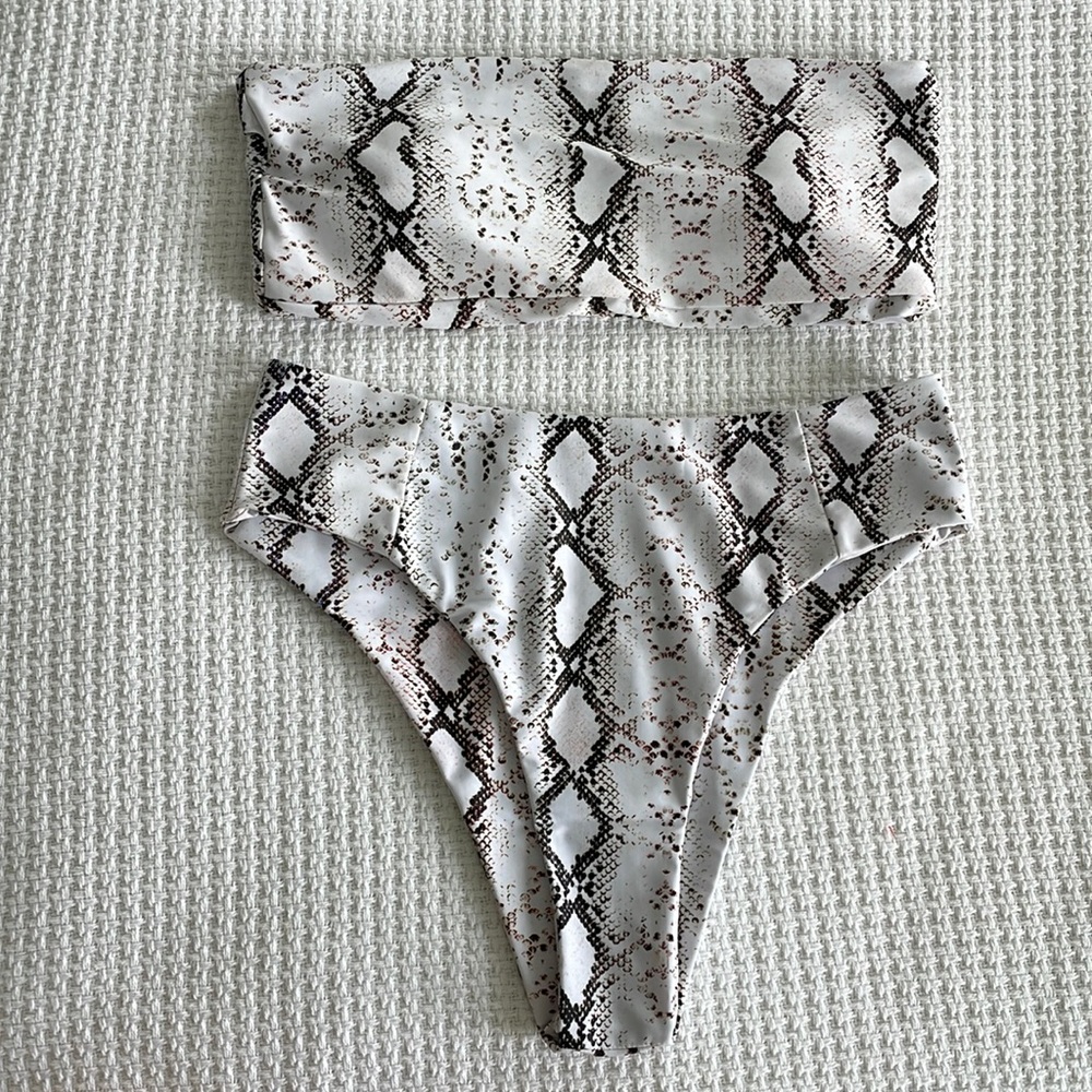 Snakeskin 2-piece high waisted swim suit